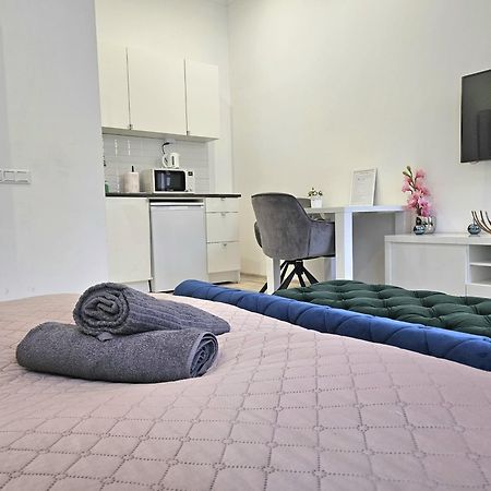 Designer Downtown Gem Lejlighed Budapest Eksteriør billede