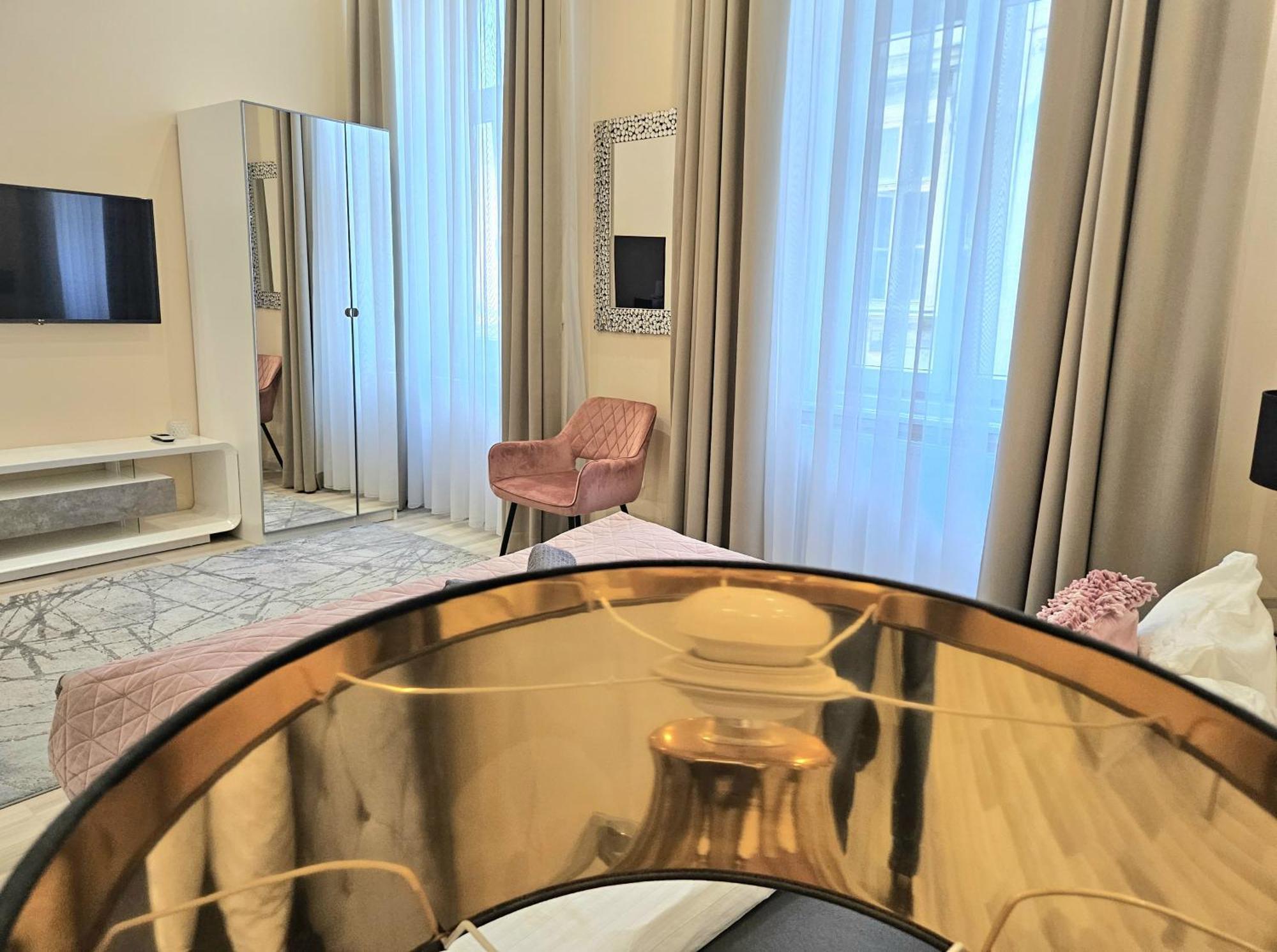 Designer Downtown Gem Lejlighed Budapest Eksteriør billede