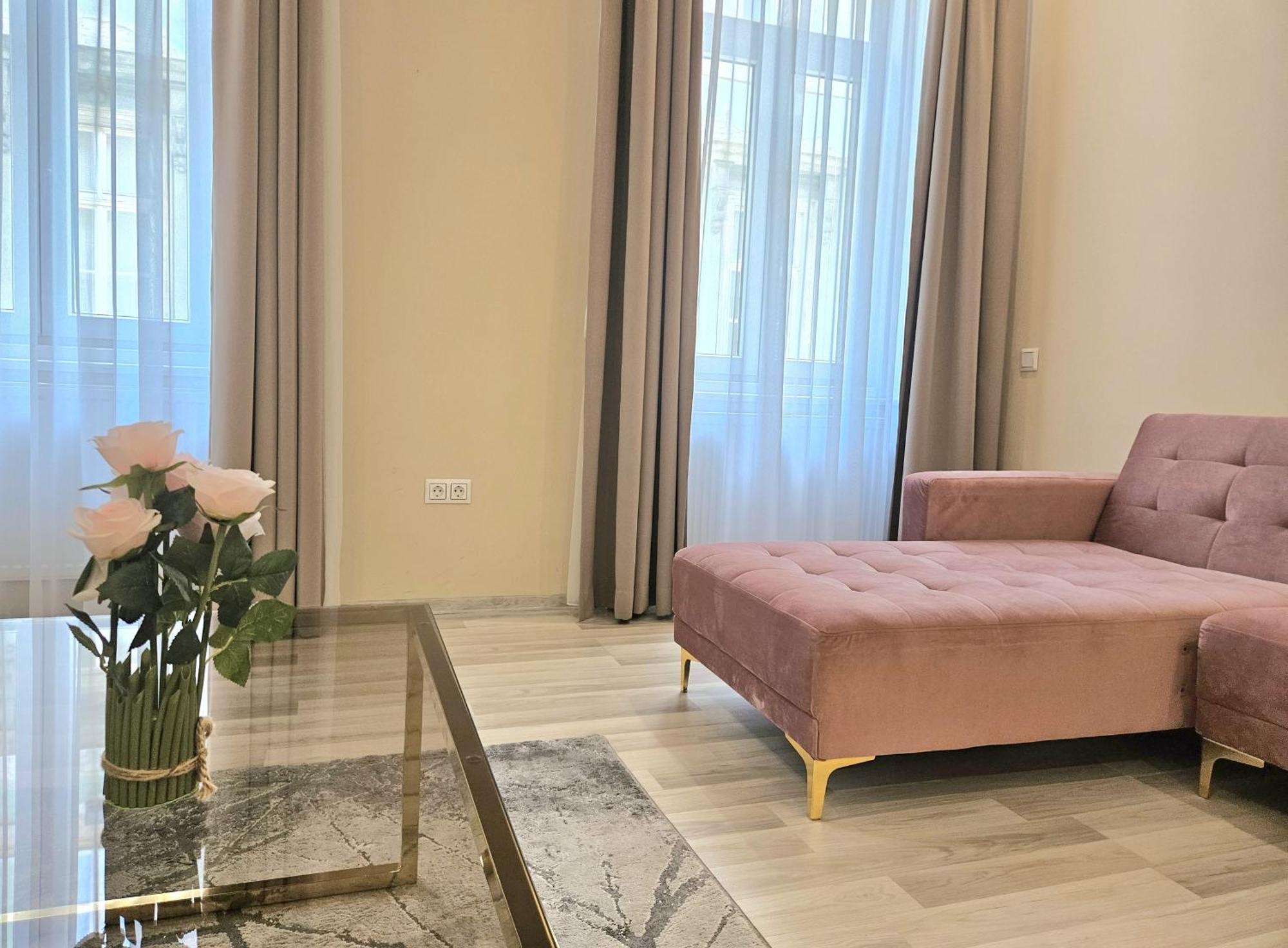 Designer Downtown Gem Lejlighed Budapest Eksteriør billede