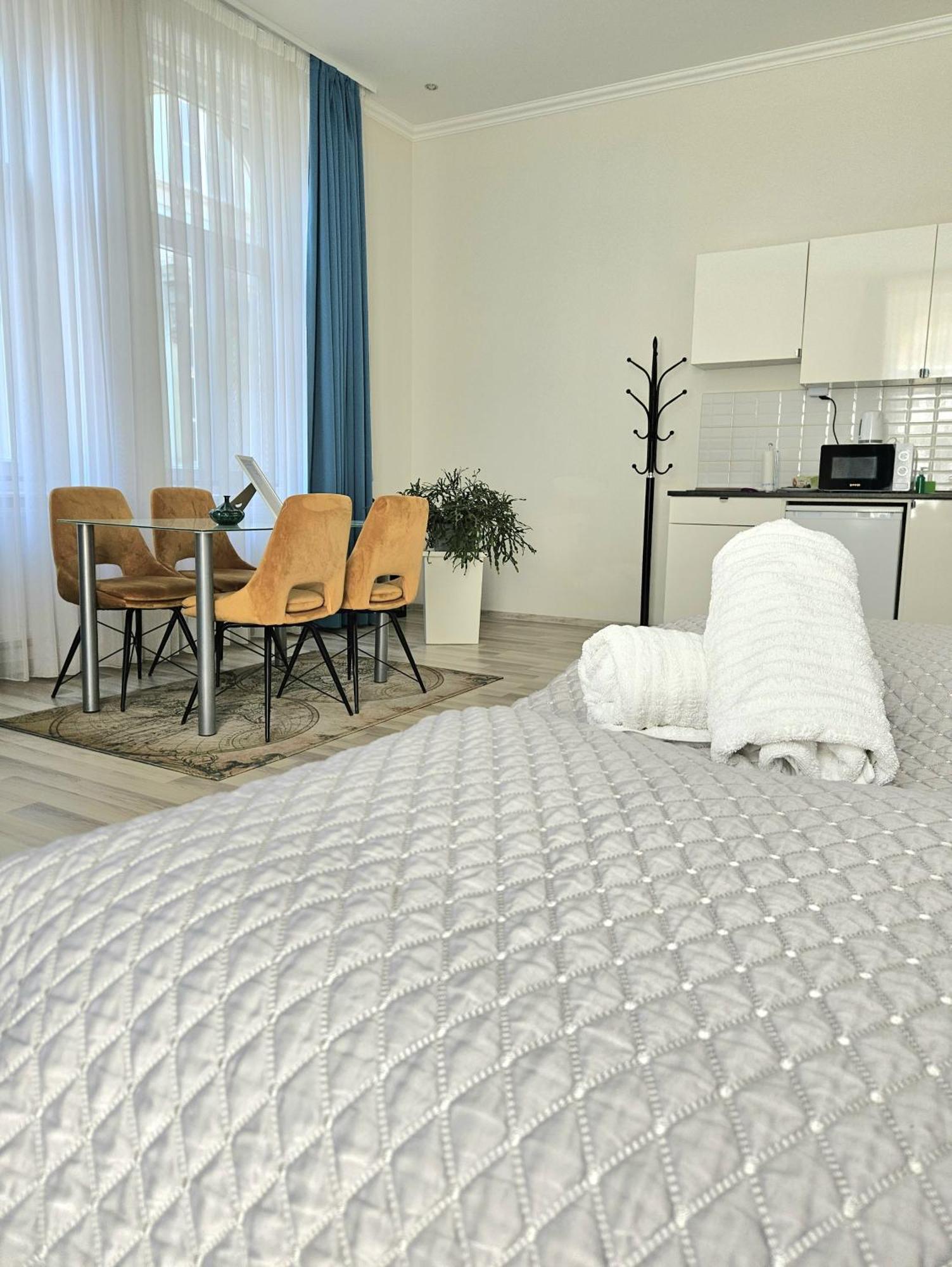 Designer Downtown Gem Lejlighed Budapest Eksteriør billede
