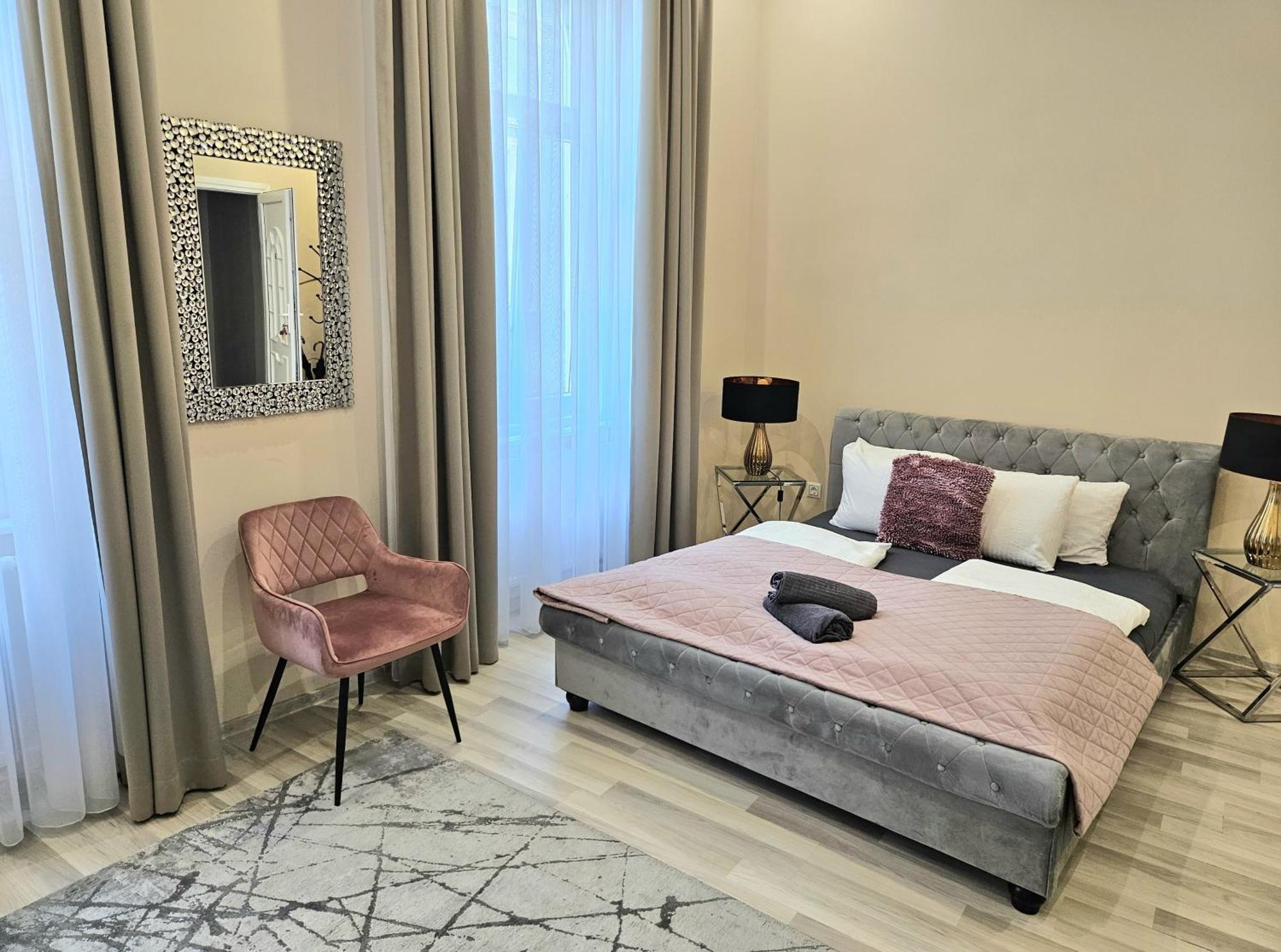 Designer Downtown Gem Lejlighed Budapest Eksteriør billede
