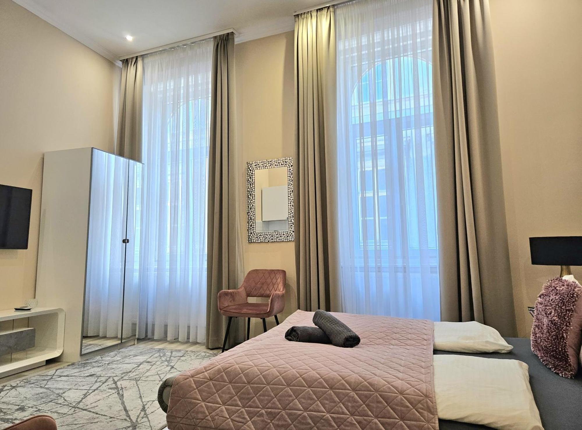 Designer Downtown Gem Lejlighed Budapest Eksteriør billede
